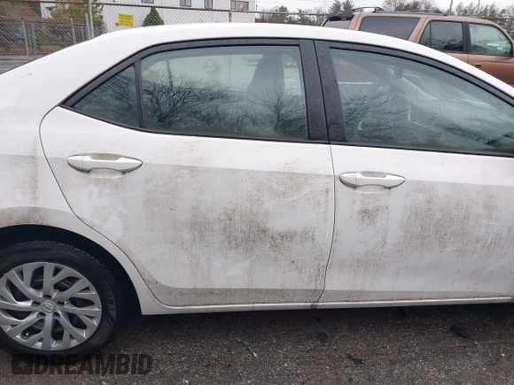 2018 Toyota Corolla L z VIN 2T1BURHEXJC071036, wystawiony jako IAAI lot #41213119 z przebiegiem 56 567 mil mil oraz . Historia ofert i sprzedaży dostępna na DreamBid. Obrazek 12.