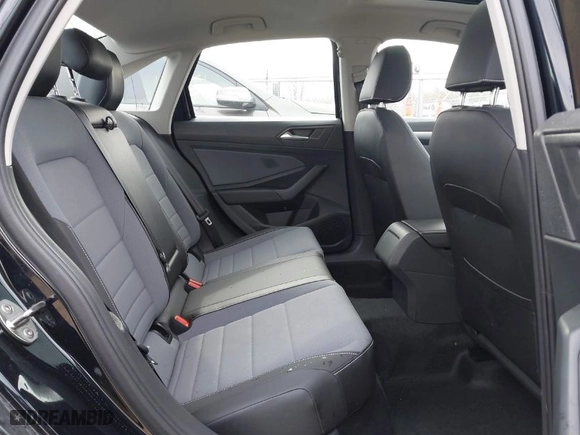 2025 Volkswagen Jetta SE with VIN 3VW7X7BU6SM032015, listed as a IAAI auction lot 41869064 with 2,550 mi miles. Bid and sale history available at carsss.com. Image 8.