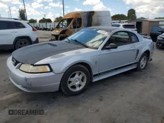2000 Ford Mustang with VIN 1FAFP4040YF219684, listed as a Copart auction lot 51006605 with 150,047 mi miles and Salvage Title. Bid and sale history available at carsss.com. Image 1.