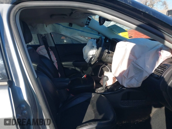 2018 Jeep Compass Latitude with VIN 3C4NJDBB1JT326239, listed as a IAAI auction lot 41325854 with 79,192 mi miles and . Bid and sale history available at DreamBid. Image 5.