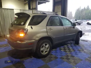 2001 Lexus RX 300 with VIN JTJHF10UX10170343, listed as a Copart auction lot 84096504 with 266,931 mi miles and Salvage Title. Bid and sale history available at carsss.com. Image 3.