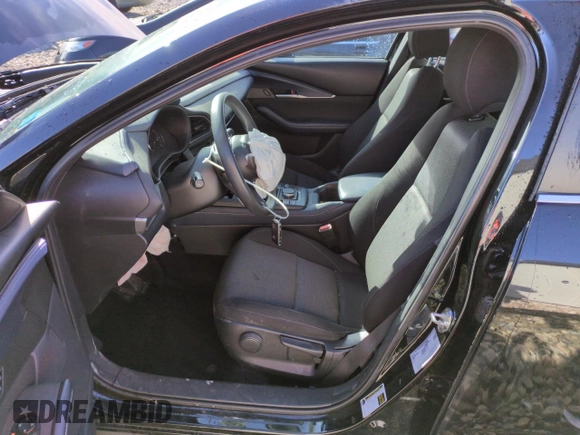 2020 Mazda CX-30 with VIN 3MVDMBBLXLM117867, listed as a Copart auction lot 46646295 with 31,383 mi miles and Salvage Title. Bid and sale history available at DreamBid. Image 7.
