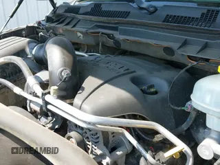 2015 Ram 1500 Laramie z VIN 1C6RR7VT0FS595798, wystawiony jako IAAI lot #42980298 z przebiegiem 168 711 mil mil oraz . Historia ofert i sprzedaży dostępna na DreamBid. Obrazek 19.