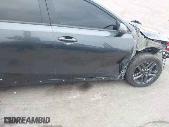 2021 Kia Forte GT-Line z VIN 3KPF34AD9ME316424, wystawiony jako IAAI lot #41467687 z przebiegiem 86 059 mil mil oraz . Historia ofert i sprzedaży dostępna na DreamBid. Obrazek 21.