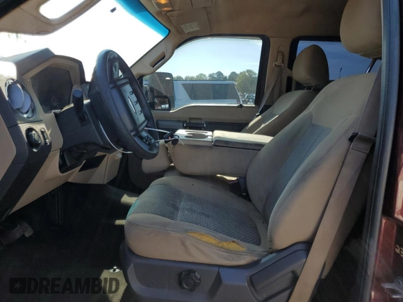 2011 Ford F-250 XL z VIN 1FT7W2BT2BEC45565, wystawiony jako Copart lot #56517765 z przebiegiem 331 638 mil mil oraz Szkoda całkowita • Salvage title. Historia ofert i sprzedaży dostępna na DreamBid. Obrazek 7.