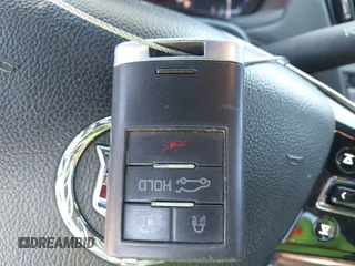 2013 Cadillac ATS z VIN 1G6AA5RX3D0175365, wystawiony jako IAAI lot #42024806 z przebiegiem 107 133 mil mil oraz . Historia ofert i sprzedaży dostępna na DreamBid. Obrazek 11.