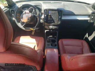 2019 Volvo XC40 Momentum z VIN YV4162UK6K2130783, wystawiony jako Copart lot #53121725 z przebiegiem 92 837 mil mil oraz Szkody całkowita. Historia ofert i sprzedaży dostępna na DreamBid. Obrazek 8.