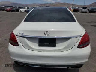 2017 Mercedes-Benz C 300 с VIN 55SWF4JB0HU184979, выставлен на аукционе Copart как лот 58174595 с пробегом 65 939 миль миль и Списание • Salvage title. История ставок и продаж доступна на DreamBid. Изображение 6.