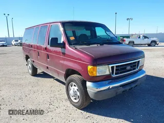 2007 Ford Econoline Passenger XL with VIN 1FBNE31L07DB35827, listed as a IAAI auction lot 41035775 with 110,257 mi miles. Bid and sale history available at carsss.com. Image 1.