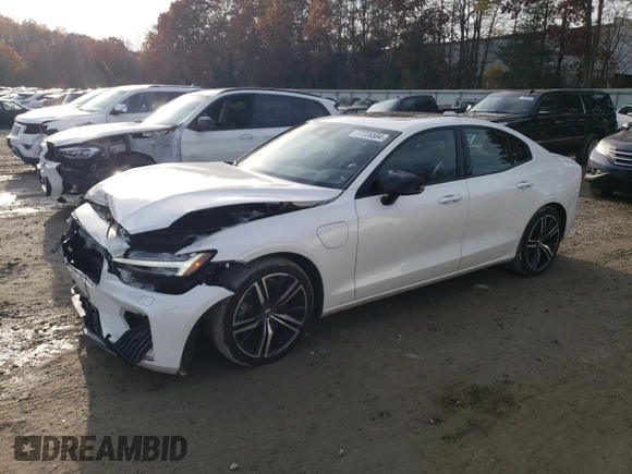 2022 Volvo S60 R-Design with VIN 7JRBR0FM5NG173957, listed as a Copart auction lot 77726584 with 27,456 mi miles and Salvage Title. Bid and sale history available at carsss.com. Image 1.