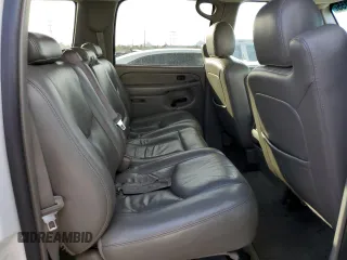2006 Chevrolet Suburban LT with VIN 3GNEC16Z06G115945, listed as a Copart auction lot 44770155 with 197,979 mi miles and Salvage Title. Bid and sale history available at carsss.com. Image 11.
