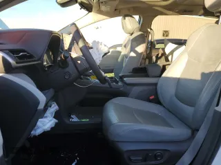 2022 Toyota Sienna Limited with VIN 5TDZSKFC4NS042478, listed as a Copart auction lot 83567064 with 0 mi miles and Salvage Title. Bid and sale history available at carsss.com. Image 7.