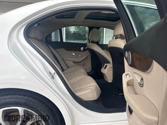 2015 Mercedes-Benz C 300 Luxury with VIN 55SWF4KB2FU033976, listed as a IAAI auction lot 42196263 with 125,755 mi miles and . Bid and sale history available at DreamBid. Image 8.