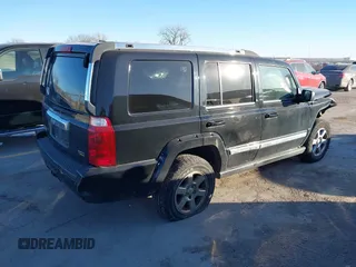 2007 Jeep Commander Limited z VIN 1J8HG58P57C621538, wystawiony jako IAAI lot #41433752 z przebiegiem 180 844 mil mil oraz . Historia ofert i sprzedaży dostępna na DreamBid. Obrazek 4.