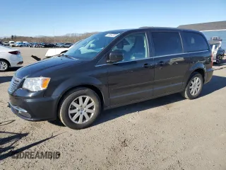 2015 Chrysler Town & Country LX with VIN 2C4RC1AG2FR675606, listed as a Copart auction lot 88864295 with 39,985 mi miles and Clean Title. Bid and sale history available at carsss.com. Image 1.