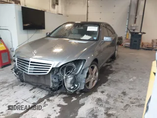 2010 Mercedes-Benz S 400 with VIN WDDNG9FB7AA303552, listed as a IAAI auction lot 41988275 with 208,147 mi miles and . Bid and sale history available at DreamBid. Image 2.