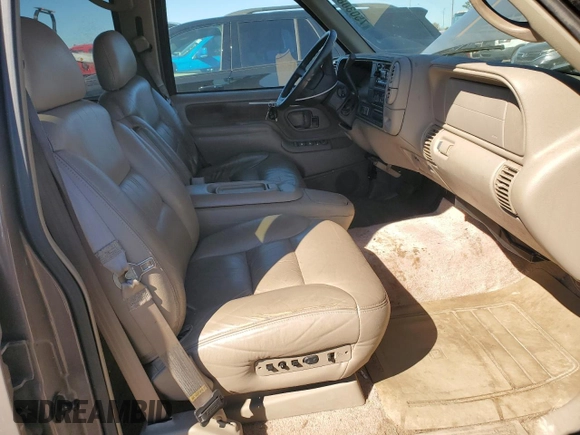 1998 Chevrolet Suburban z VIN 1GNFK16R6WJ306534, wystawiony jako Copart lot #75030844 z przebiegiem 230 869 mil mil oraz Czysty tytuł • Clean title. Historia ofert i sprzedaży dostępna na DreamBid. Obrazek 7.