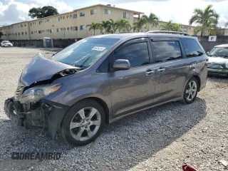 2014 Toyota Sienna SE с VIN 5TDXK3DC5ES432246, выставлен на аукционе Copart как лот 86924314 с пробегом 174 640 миль миль и Списание • Salvage title. История ставок и продаж доступна на DreamBid. Изображение 1.