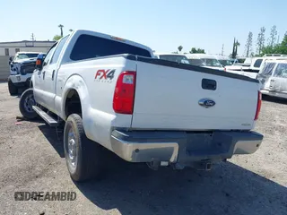 2016 Ford F-250 Lariat z VIN 1FT7W2B62GEB53132, wystawiony jako IAAI lot #42201422 z przebiegiem 71 247 mil mil oraz . Historia ofert i sprzedaży dostępna na DreamBid. Obrazek 3.