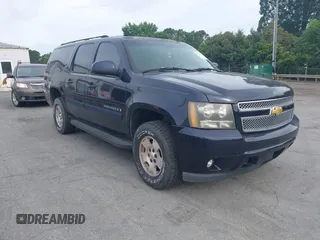 2007 Chevrolet Suburban LT z VIN 1GNFK16397J189254, wystawiony jako IAAI lot #42508262 z przebiegiem 228 459 mil mil oraz . Historia ofert i sprzedaży dostępna na DreamBid. Obrazek 1.