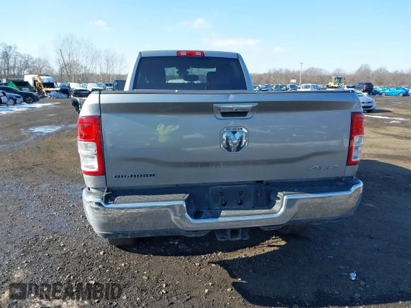 2019 Ram 2500 Big Horn with VIN 3C6UR5JL7KG650270, listed as a IAAI auction lot 41421338 with 107,405 mi miles. Bid and sale history available at carsss.com. Image 16.
