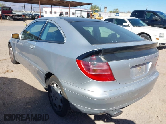2002 Mercedes-Benz C 230/260/280/320 with VIN WDBRN47J72A341633, listed as a IAAI auction lot 41773975 with Not Provided miles and . Bid and sale history available at DreamBid. Image 3.