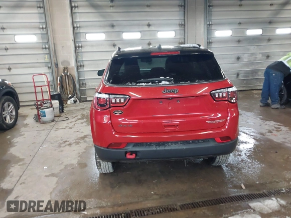 2018 Jeep Compass Trailhawk with VIN 3C4NJDDB5JT307366, listed as a IAAI auction lot 41839273 with 103,585 mi miles and . Bid and sale history available at carsss.com. Image 16.