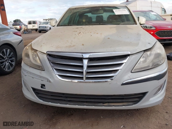 2013 Hyundai Genesis 5.0L R-Spec with VIN KMHGC4DH3DU227870, listed as a IAAI auction lot 41361110 with 104,753 mi miles. Bid and sale history available at carsss.com. Image 12.