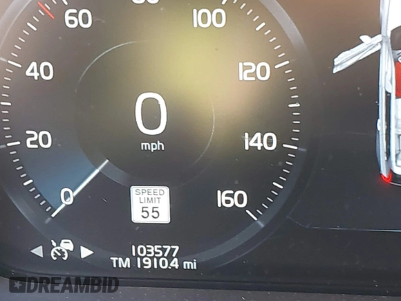 2017 Volvo XC90 Momentum with VIN YV4A22PK7H1172370, listed as a IAAI auction lot 41835935 with 103,577 mi miles. Bid and sale history available at carsss.com. Image 16.
