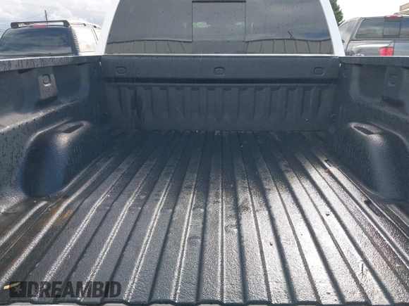 2018 Chevrolet Silverado 1500 LT with VIN 3GCUKREC5JG595959, listed as a IAAI auction lot 41608507 with 117,824 mi miles. Bid and sale history available at carsss.com. Image 17.