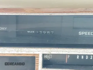 1982 Cadillac Eldorado z VIN 1G6AL578XCE604086, wystawiony jako IAAI lot #41676376 z przebiegiem 102 650 mil mil oraz . Historia ofert i sprzedaży dostępna na DreamBid. Obrazek 7.