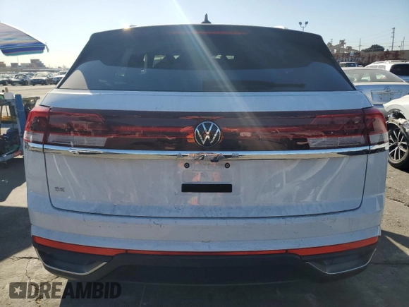 2024 Volkswagen Atlas SE z VIN 1V2DE2CA7RC214819, wystawiony jako Copart lot #88561555 z przebiegiem 21 226 mil mil oraz Szkoda całkowita • Salvage title. Historia ofert i sprzedaży dostępna na DreamBid. Obrazek 6.