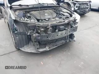 2018 Mazda 3 Sport z VIN 3MZBN1K76JM212245, wystawiony jako IAAI lot #42348528 z przebiegiem 77 994 mil mil oraz . Historia ofert i sprzedaży dostępna na DreamBid. Obrazek 6.