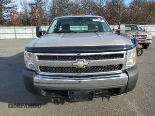 2008 Chevrolet Silverado 1500 Work Truck with VIN 1GCEK14CX8Z215211, listed as a Copart auction lot 86067974 with 379,590 mi miles and Clean Title. Bid and sale history available at carsss.com. Image 5.
