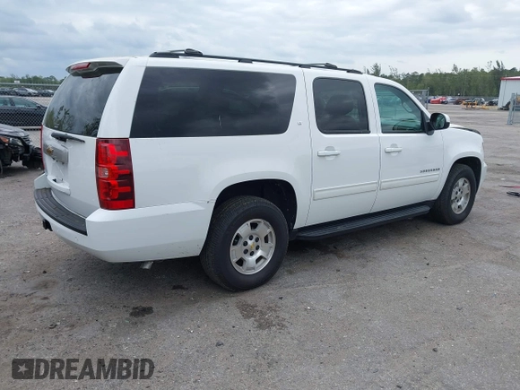2014 Chevrolet Suburban LT with VIN 1GNSCJE06ER231476, listed as a IAAI auction lot 41768616 with 88,581 mi miles. Bid and sale history available at carsss.com. Image 4.