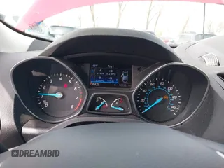 2014 Ford Escape SE with VIN 1FMCU0GX8EUA49818, listed as a IAAI auction lot 41903815 with 100,235 mi miles. Bid and sale history available at carsss.com. Image 7.