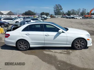 2013 Mercedes-Benz E-Class E 350 Luxury with VIN WDDHF5KB7DA739935, listed as a IAAI auction lot 41847836 with 136,783 mi miles. Bid and sale history available at carsss.com. Image 13.