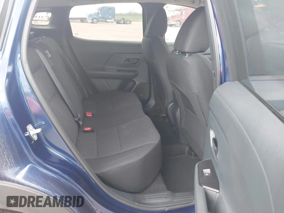 2025 Nissan Kicks S with VIN 3N8AP6BA3SL325597, listed as a IAAI auction lot 41958706 with 371 mi miles. Bid and sale history available at carsss.com. Image 8.