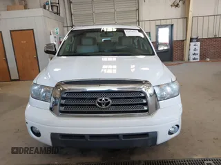 2008 Toyota Tundra Limited z VIN 5TBEV58198S476301, wystawiony jako IAAI lot #41528085 z przebiegiem 230 233 mil mil oraz . Historia ofert i sprzedaży dostępna na DreamBid. Obrazek 13.