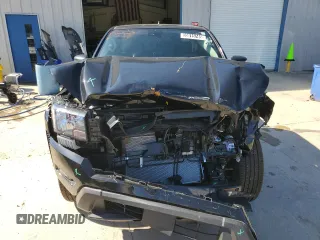 2024 Nissan Frontier S z VIN 1N6ED1CL1RN643198, wystawiony jako Copart lot #55615745 z przebiegiem 2 698 mil mil oraz Czysty tytuł • Clean title. Historia ofert i sprzedaży dostępna na DreamBid. Obrazek 5.