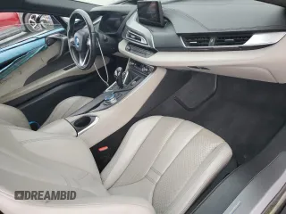 2015 BMW i8 z VIN WBY2Z2C58FV391197, wystawiony jako Copart lot #43354295 z przebiegiem Nie podano mil oraz Szkody całkowita. Historia ofert i sprzedaży dostępna na DreamBid. Obrazek 8.