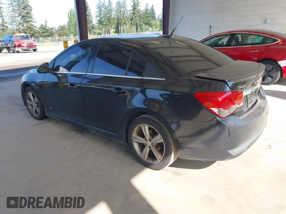 2014 Chevrolet Cruze 2LT z VIN 1G1PE5SB6E7260163, wystawiony jako IAAI lot #42182669 z przebiegiem 154 429 mil mil oraz . Historia ofert i sprzedaży dostępna na DreamBid. Obrazek 3.