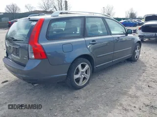2008 Volvo V50 2.5T R-Design with VIN YV1MJ672X82396439, listed as a IAAI auction lot 41586200 with 110,267 mi miles. Bid and sale history available at carsss.com. Image 4.