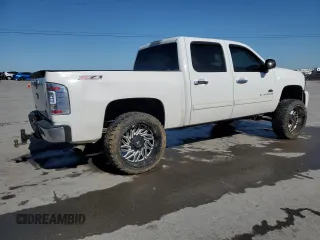 2011 Chevrolet Silverado 1500 LT with VIN 3GCPKSE30BG192400, listed as a Copart auction lot 53312825 with 150,661 mi miles and Salvage Title. Bid and sale history available at DreamBid. Image 3.