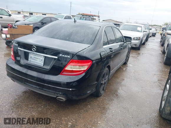 2011 Mercedes-Benz C 300 Sport z VIN WDDGF8BB8BR159377, wystawiony jako IAAI lot #41894005 z przebiegiem 156 394 mil mil oraz . Historia ofert i sprzedaży dostępna na DreamBid. Obrazek 4.