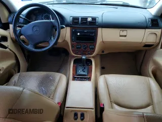 1998 Mercedes-Benz M 320/430/500 z VIN 4JGAB54E3WA038029, wystawiony jako Copart lot #86567584 z przebiegiem Nie podano mil oraz Czysty tytuł • Clean title. Historia ofert i sprzedaży dostępna na DreamBid. Obrazek 8.