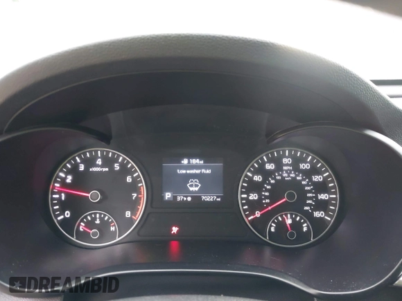 2020 Kia Optima LX z VIN 5XXGT4L33LG383504, wystawiony jako IAAI lot #41644910 z przebiegiem 70 227 mil mil oraz . Historia ofert i sprzedaży dostępna na DreamBid. Obrazek 7.