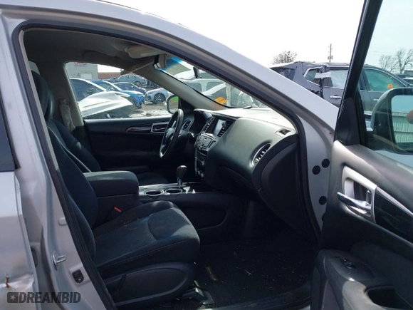 2013 Nissan Pathfinder Platinum with VIN 5N1AR2MN8DC611132, listed as a IAAI auction lot 41577473 with 119,497 mi miles. Bid and sale history available at carsss.com. Image 5.