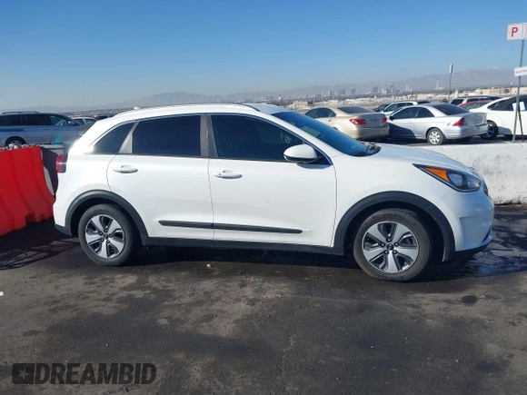 2017 Kia Niro LX with VIN KNDCB3LC6H5044078, listed as a IAAI auction lot 41466190 with 194,146 mi miles. Bid and sale history available at carsss.com. Image 13.