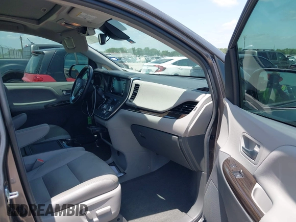 2019 Toyota Sienna XLE Auto Access Seat с VIN 5TDYZ3DC7KS975576, выставлен на аукционе IAAI как лот 42435192 с пробегом 45 895 миль миль и . История ставок и продаж доступна на DreamBid. Изображение 5.